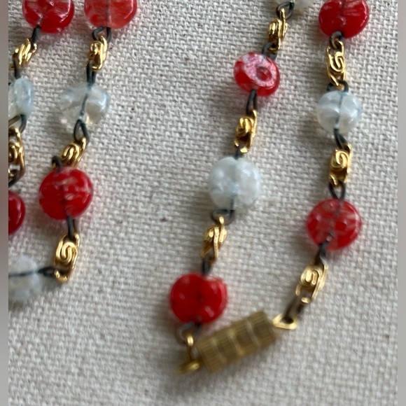 Vintage Red & White Glass Bead Necklace with Gold-Tone Chain Links - Picture 3 of 4